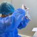 Covid Francia, da oggi tamponi a pagamento per incoraggiare vaccinazione