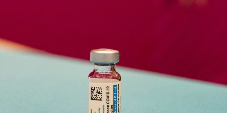 Vaccino Johnson & Johnson seconda dose, cosa dicono gli esperti