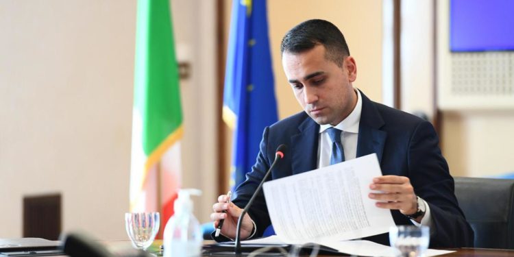 ‘Un amore chiamato politica’, in arrivo primo libro Di Maio