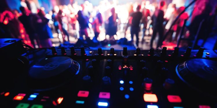 Riapertura discoteche, Speranza: “Si continua con gradualità”