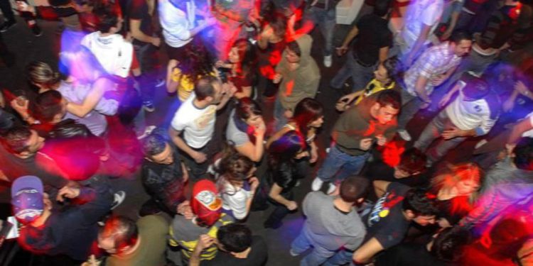 Riapertura discoteche, Costa: “Per capienza mi auguro si possa arrivare al 50%”