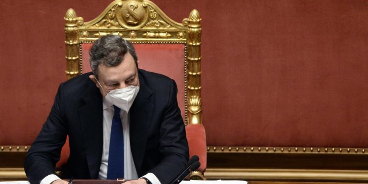 Draghi: “Grazie a chi si è vaccinato ora superando esitazioni”