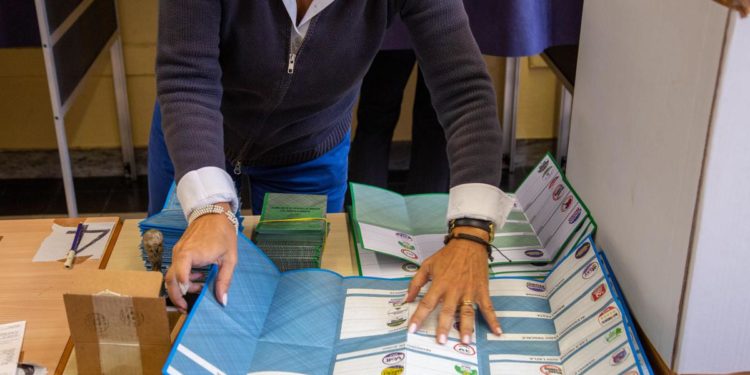 Elezioni comunali 2021, seggi aperti in Sardegna in 98 città