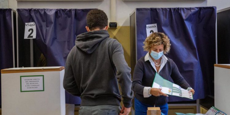 Elezioni amministrative 2021, alle 12 affluenza al 12,67%
