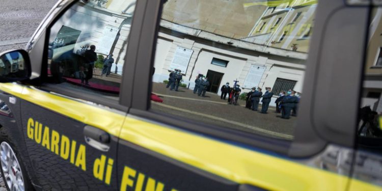 Riciclaggio per clan Casalesi, blitz della Finanza: 63 misure cautelari