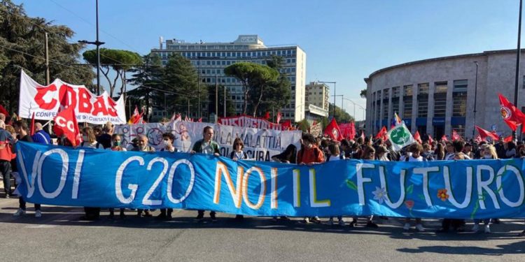 G20, corteo in marcia a Roma: “Noi il futuro”