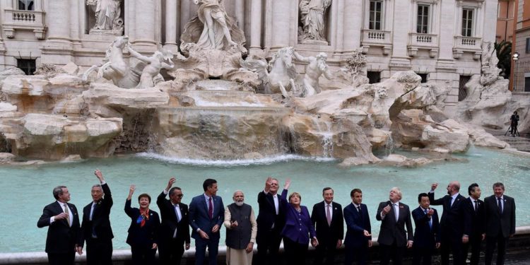 G20 Roma, per i leader lancio della monetina a Fontana di Trevi