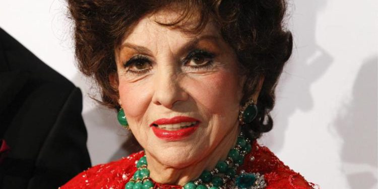 Il compagno di Gina Lollobrigida: “E’ amareggiata, ci arrendiamo solo se ci ammazzano”