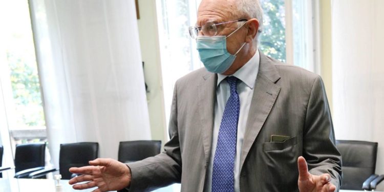 Virologo Galli indagato per concorsi truccati all’università