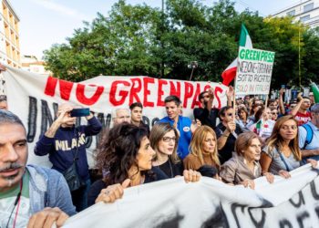 No green pass, protesta a Milano: 8 fermati