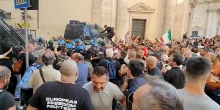No Green Pass Roma, Speranza: “Squadrismo inaccettabile”