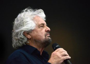 M5S, i timori di Grillo per la tenuta dei gruppi: i parlamentari vanno ascoltati