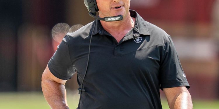 Razzismo e omofobia, bufera Nfl su coach Gruden: lascia i Raiders