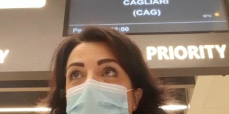 Alitalia ultimo volo, la hostess: “Siamo in lutto”