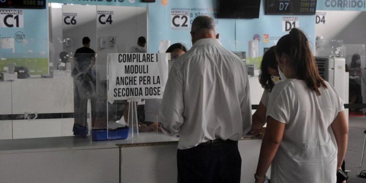 Vaccini covid, Iss: “Efficacia al 92% in prevenzione ricoveri”