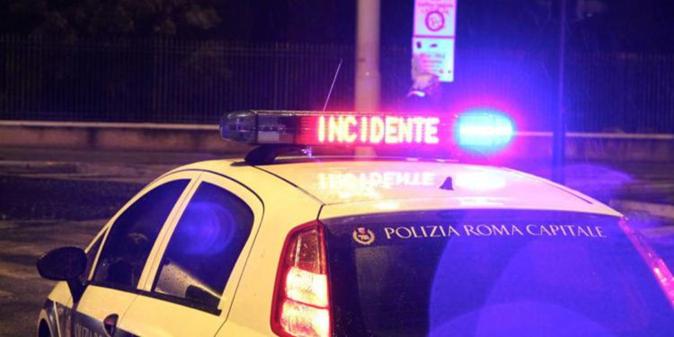 Roma, 22enne morta in un incidente