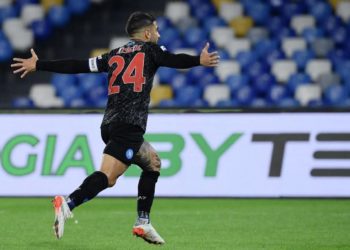 Napoli-Bologna 3-0, azzurri in vetta con il Milan