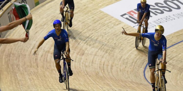 Ciclismo, Mondiali pista: azzurri trionfano nell’inseguimento a squadre
