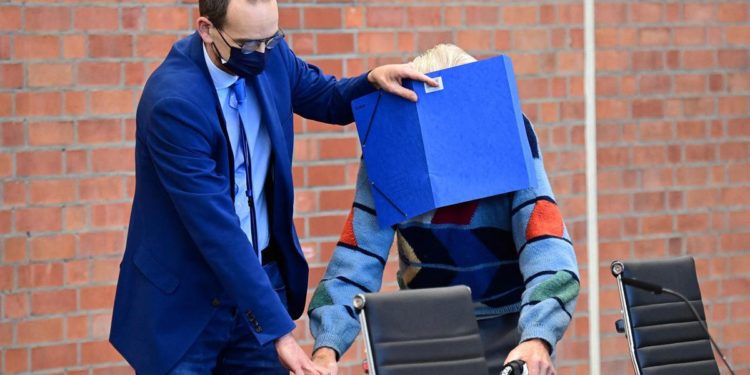 Olocausto, alla sbarra a 100 anni l’ex guardia nazista: “Sono innocente”