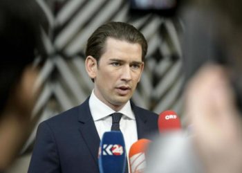 Austria, cancelliere Kurz si dimette