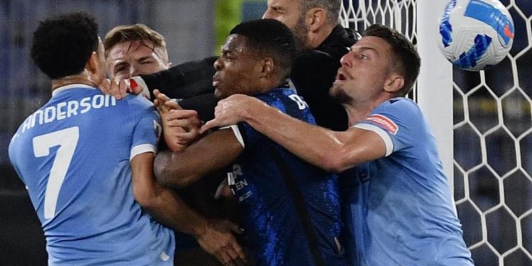 Lazio-Inter, quasi rissa dopo gol: cosa è successo