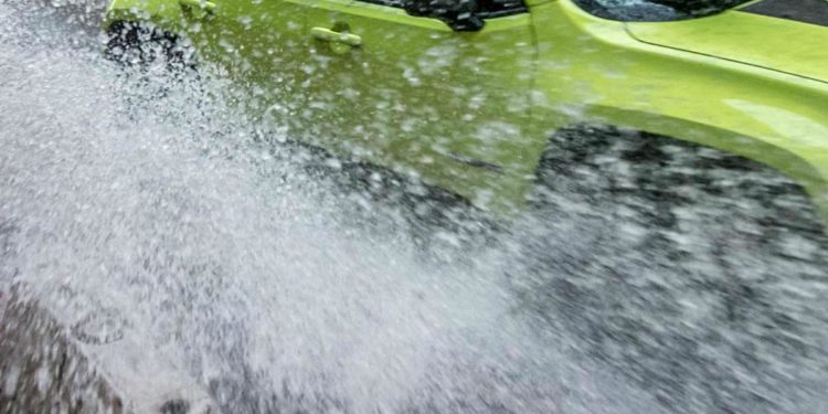 Allerta rossa in Liguria, previsioni meteo: piogge e temporali al Centro-nord