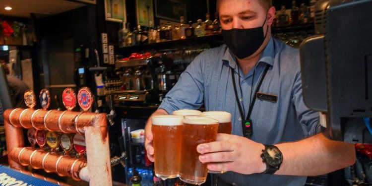 Melbourne esce da sesto lockdown, via coprifuoco e riapre tutto