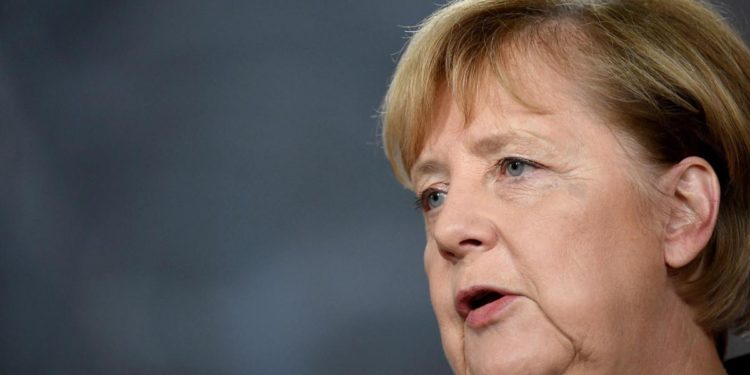 Merkel vola a Istanbul, con Erdogan parlerà di Ue e migranti