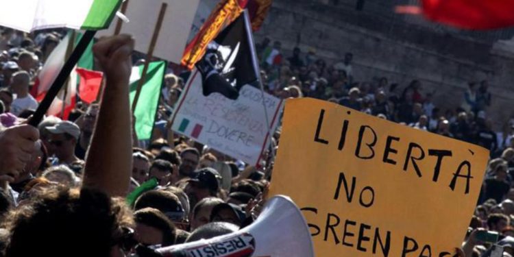 Green pass obbligatorio, allerta per proteste
