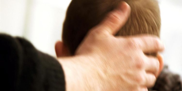 Pedofilia, rapporto choc in Francia: 216mila vittime di preti in ultimi 70 anni