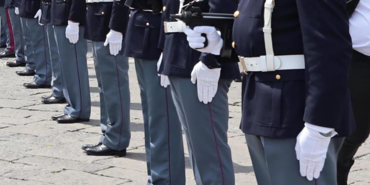 Green pass obbligatorio, 18mila poliziotti senza vaccino