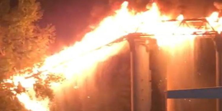 Incendio ponte di ferro a Roma, “crollato un pezzo di storia”