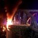 Notte di fuoco a Roma, in fiamme il ‘Ponte di ferro’