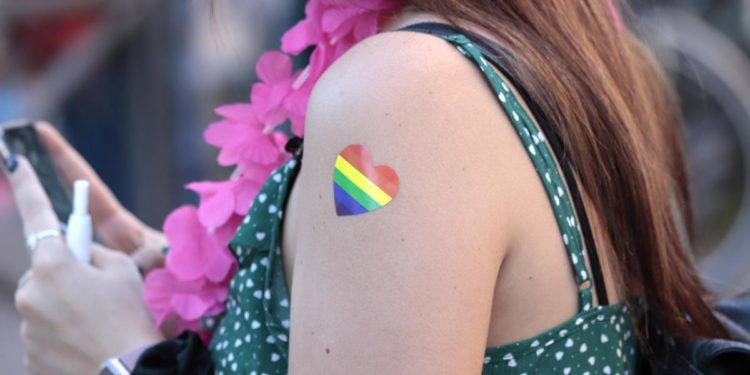 “Malata di omosessualità”, indignazione per diagnosi ospedale spagnolo