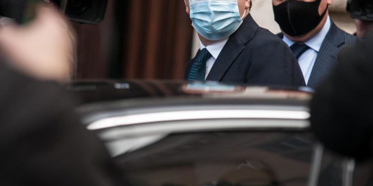 Video famiglia Renzi in lockdown, vicino paga 6.500 euro