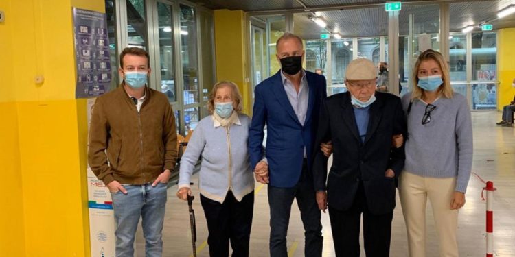Elezioni Torino, Damilano al seggio con genitori e figli