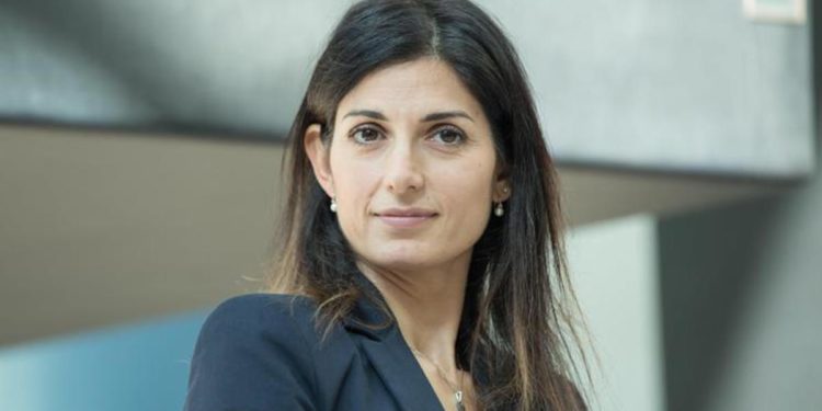 Multa a Feltri per ‘Patata bollente’, Raggi: “Monito su sessismo”