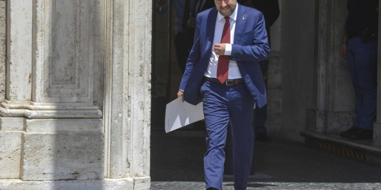Colle, Draghi e bacchettate ai suoi: Salvini parla alla Lega