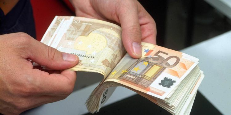 Contanti, da 1 gennaio 2022 limite pagamento e sanzioni