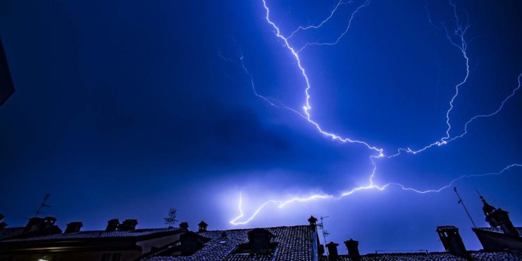 Maltempo nel catanese, coppia dispersa