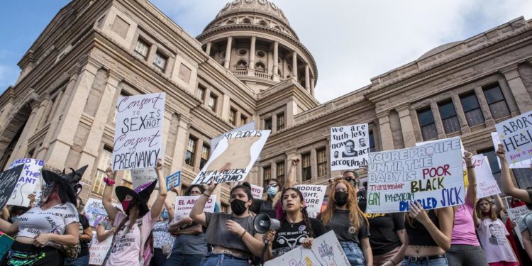 Usa, stop alla legge che vieta l’aborto in Texas