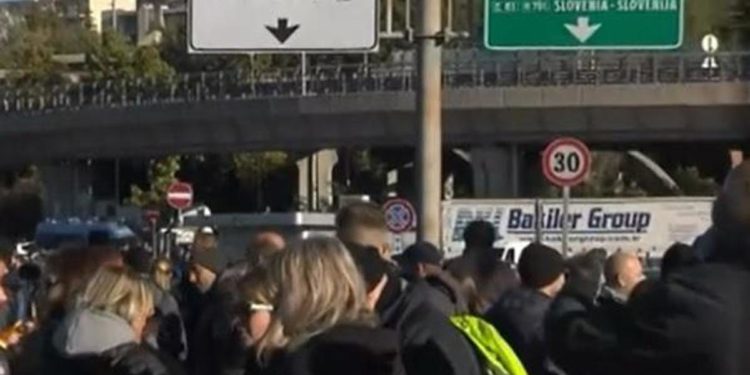 Green pass lavoro, proteste portuali Genova e presidio Trieste