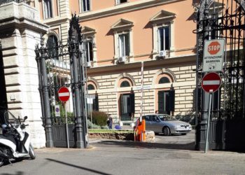 No green pass, assalto Umberto I: devastato pronto soccorso