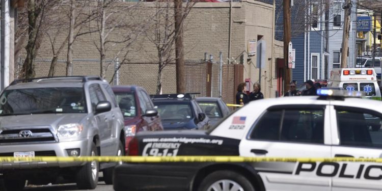 Texas, sparatoria in un liceo di Arlington: diversi feriti