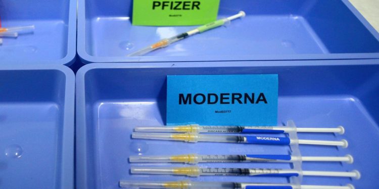 Vaccini Covid a mRna e miocarditi, Ema valuta nuovi dati