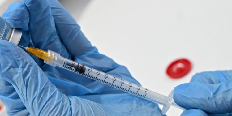 Terza dose, Pregliasco: “Non credo sarà necessaria per tutti”