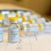 Vaccino Johnson & Johnson e AstraZeneca, nuovi rischi trombosi in ‘bugiardino’