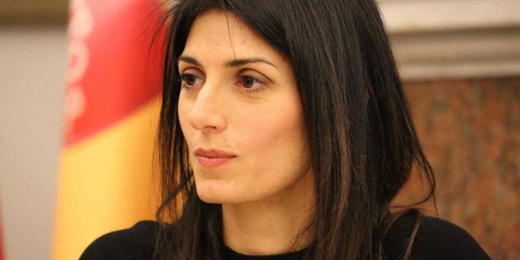 Elezioni Roma, Raggi incontra Gualtieri: “Io a opposizione”