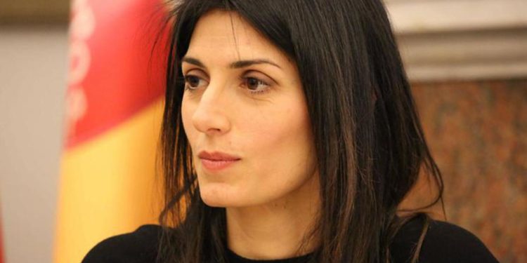 Elezioni Roma, Nyt ‘cancella’ Raggi: “Bocciata”