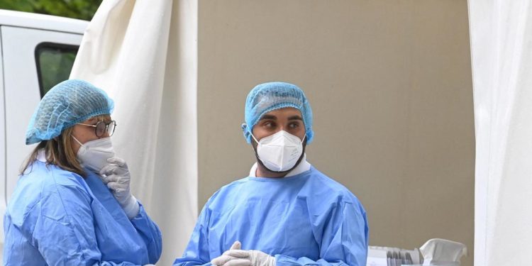 Variante Delta plus, Abrignani: “Virus mutano di continuo”